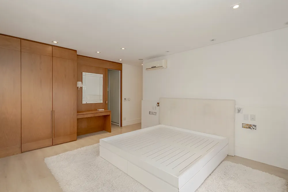 Triplex para venda no bairro Bela Vista em Porto Alegre