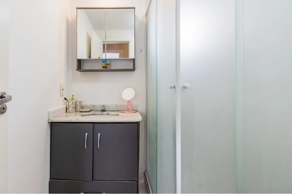 Apartamento para venda no bairro Vila Ipiranga em Porto Alegre
