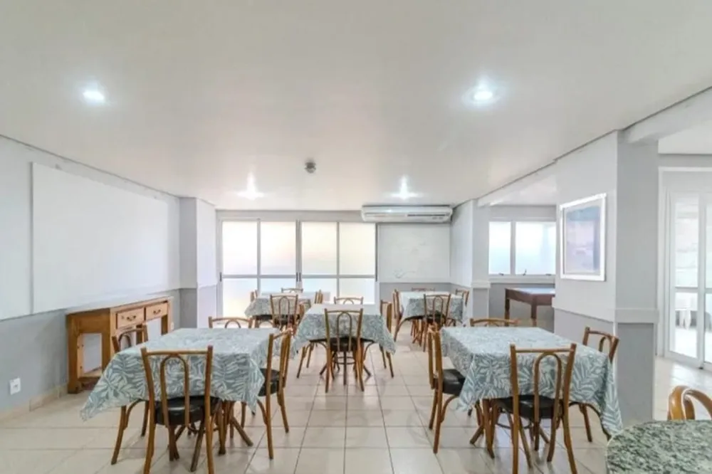 Apartamento para venda no bairro Vila Ipiranga em Porto Alegre