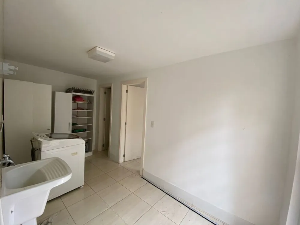 Casa para venda no bairro Chácara das Pedras em Porto Alegre