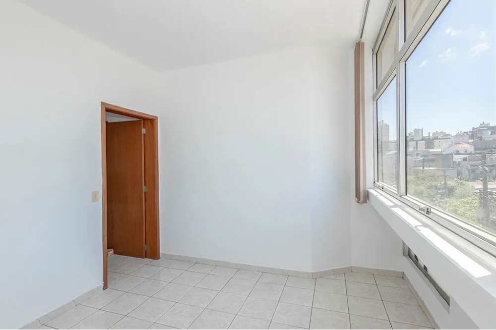 Sala para venda no bairro Auxiliadora em Porto Alegre