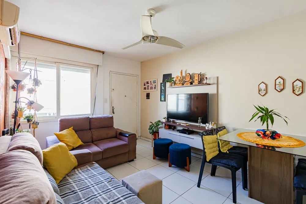 Apartamento para venda no bairro Vila Ipiranga em Porto Alegre