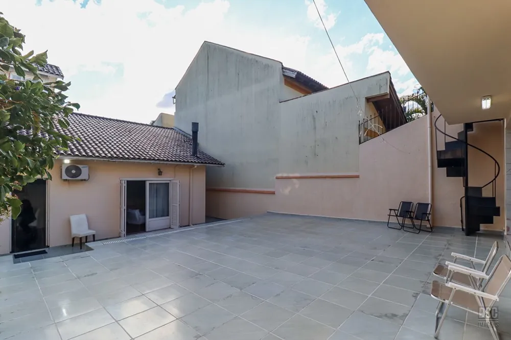 Casa para venda no bairro Jardim Itu em Porto Alegre