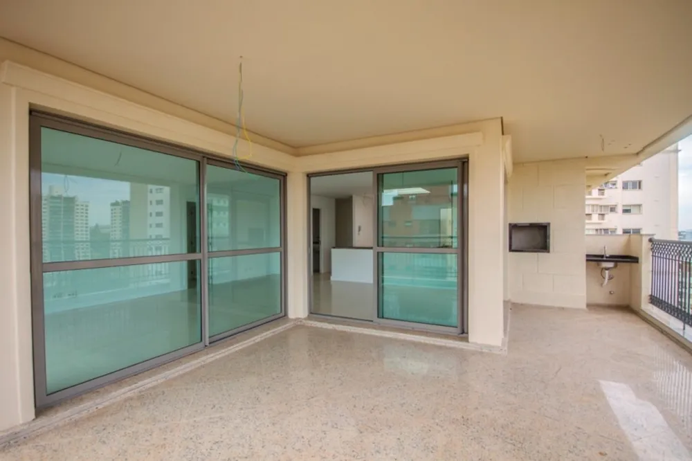 Apartamento para venda no bairro Três Figueiras em Porto Alegre