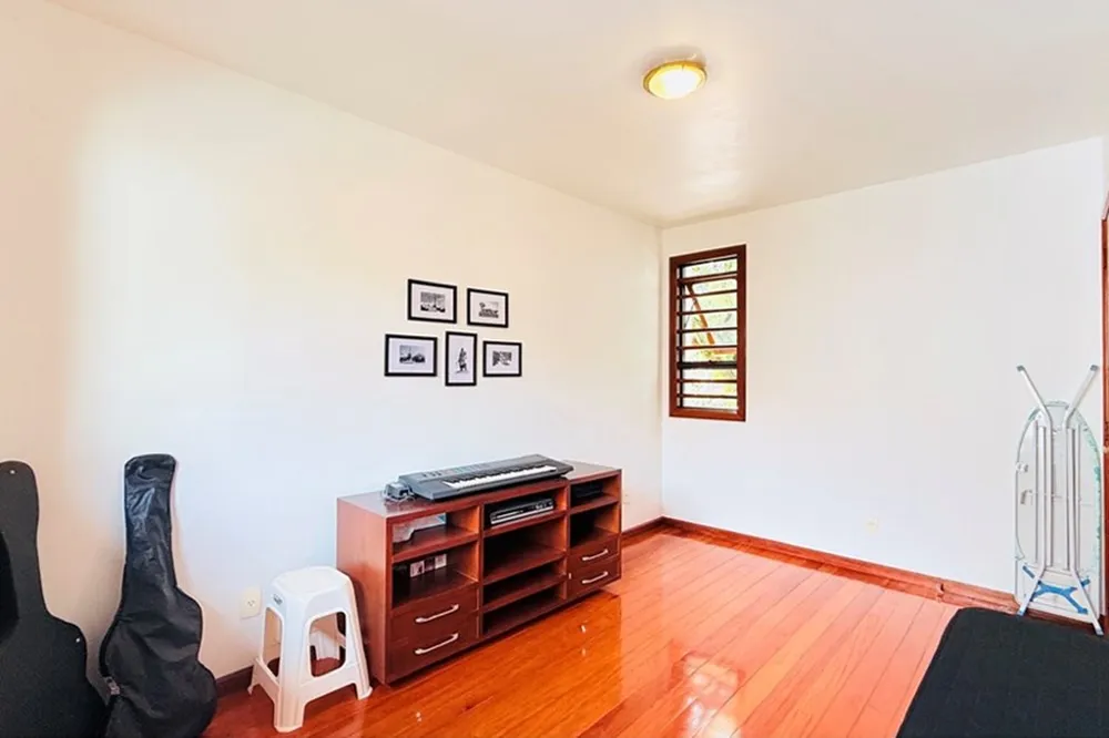 Casa para venda no bairro Teresópolis em Porto Alegre