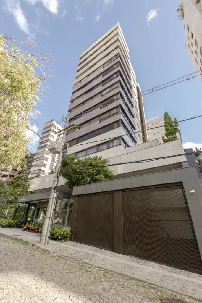 Triplex para venda no bairro Bela Vista em Porto Alegre