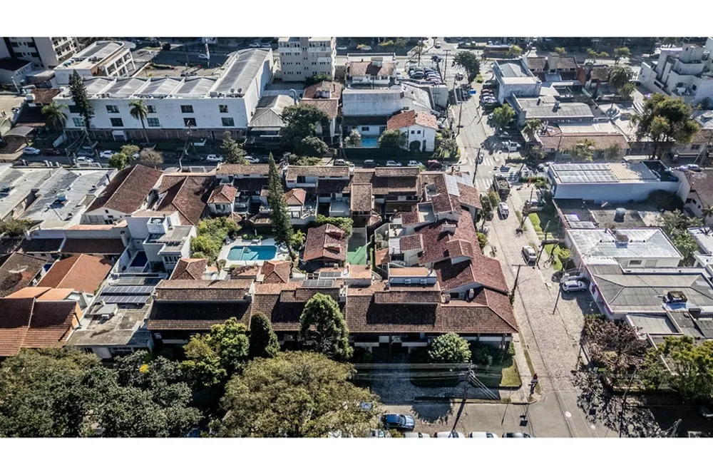 Casa em Condomínio para venda no bairro Três Figueiras em Porto Alegre