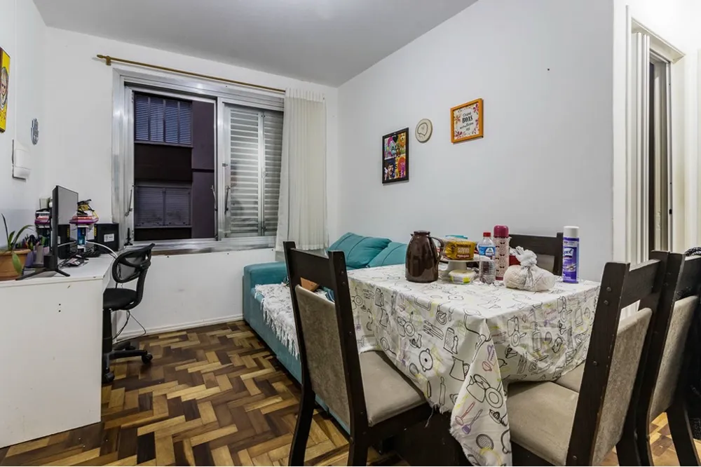 Apartamento para venda no bairro Vila Ipiranga em Porto Alegre