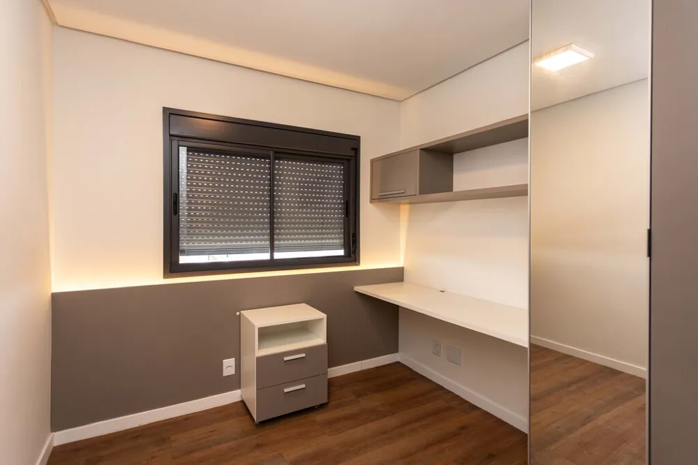 Apartamento para venda no bairro Vila Ipiranga em Porto Alegre