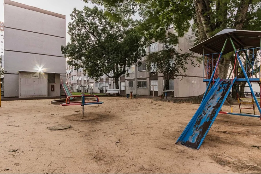Apartamento para venda no bairro Vila Ipiranga em Porto Alegre