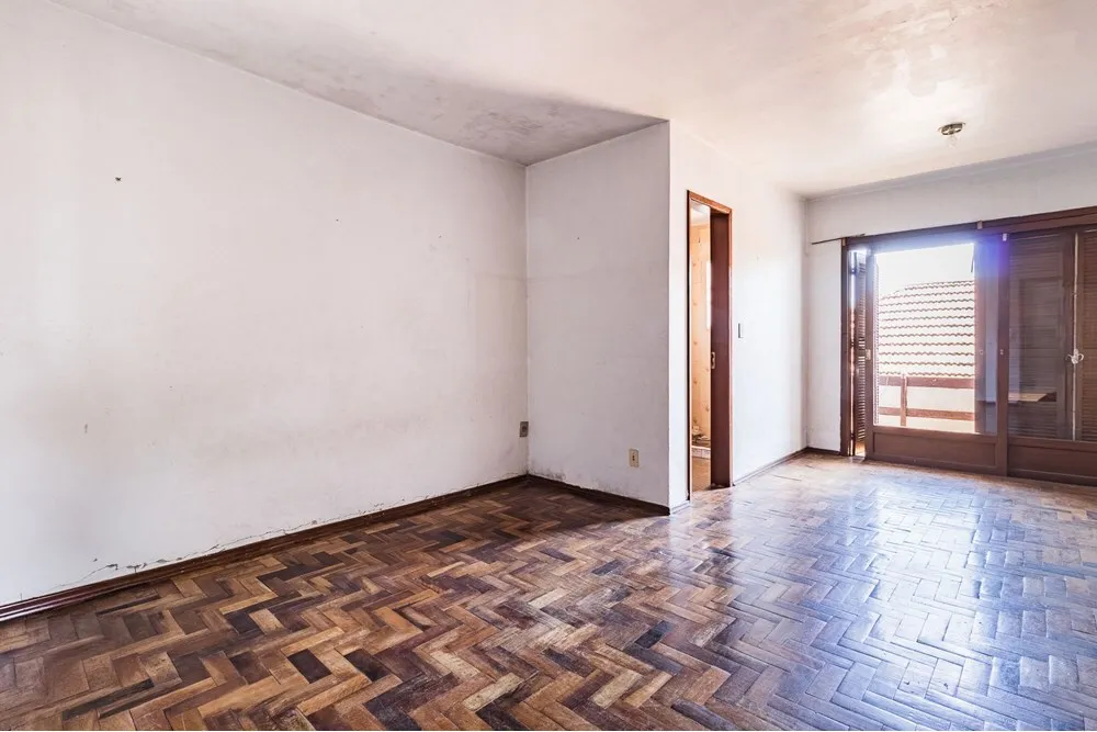 Casa para venda no bairro Partenon em Porto Alegre