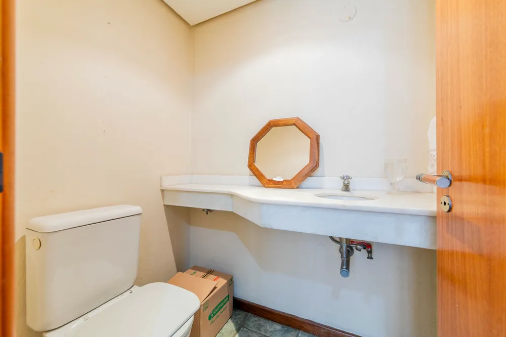 Casa em Condomínio para venda no bairro Três Figueiras em Porto Alegre