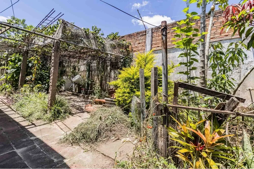 Casa para venda no bairro Partenon em Porto Alegre