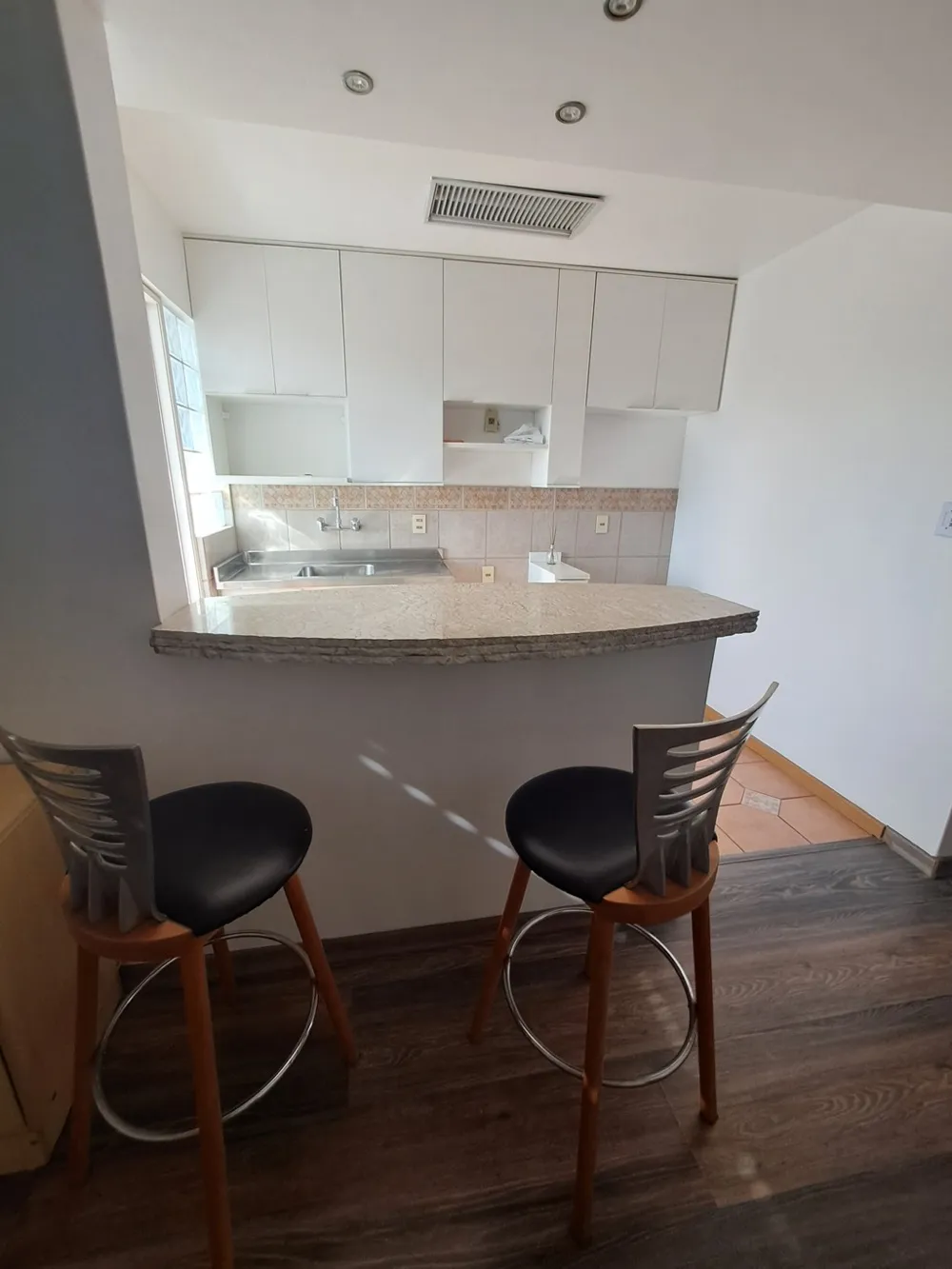 Apartamento para venda no bairro Floresta em Porto Alegre