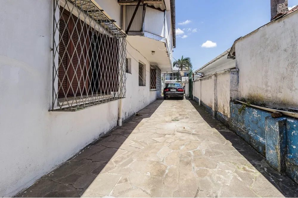 Casa para venda no bairro Partenon em Porto Alegre