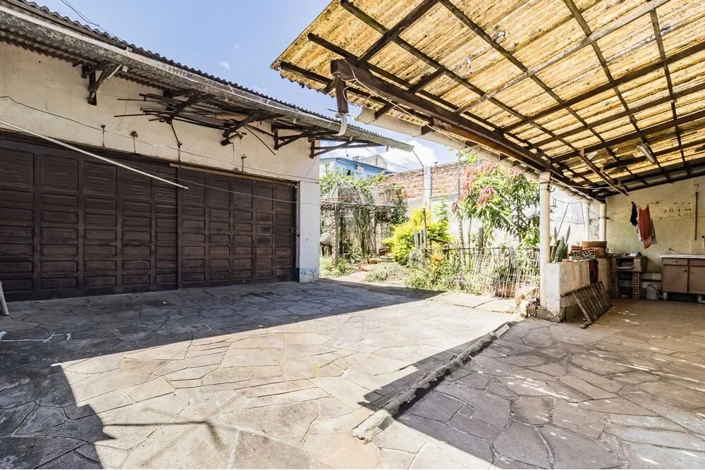 Casa para venda no bairro Partenon em Porto Alegre