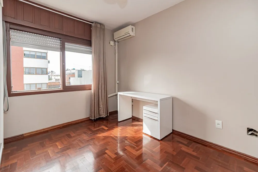 Apartamento para venda no bairro Vila Ipiranga em Porto Alegre