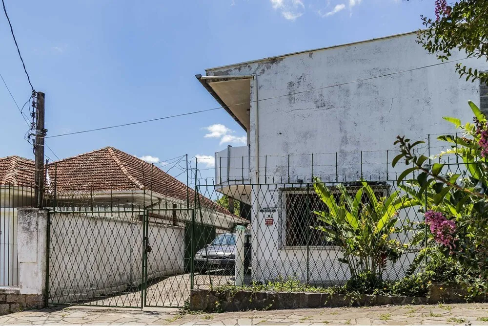 Casa para venda no bairro Partenon em Porto Alegre