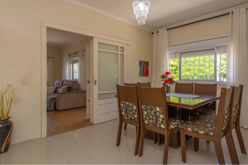 Casa para venda no bairro Vila Ipiranga em Porto Alegre