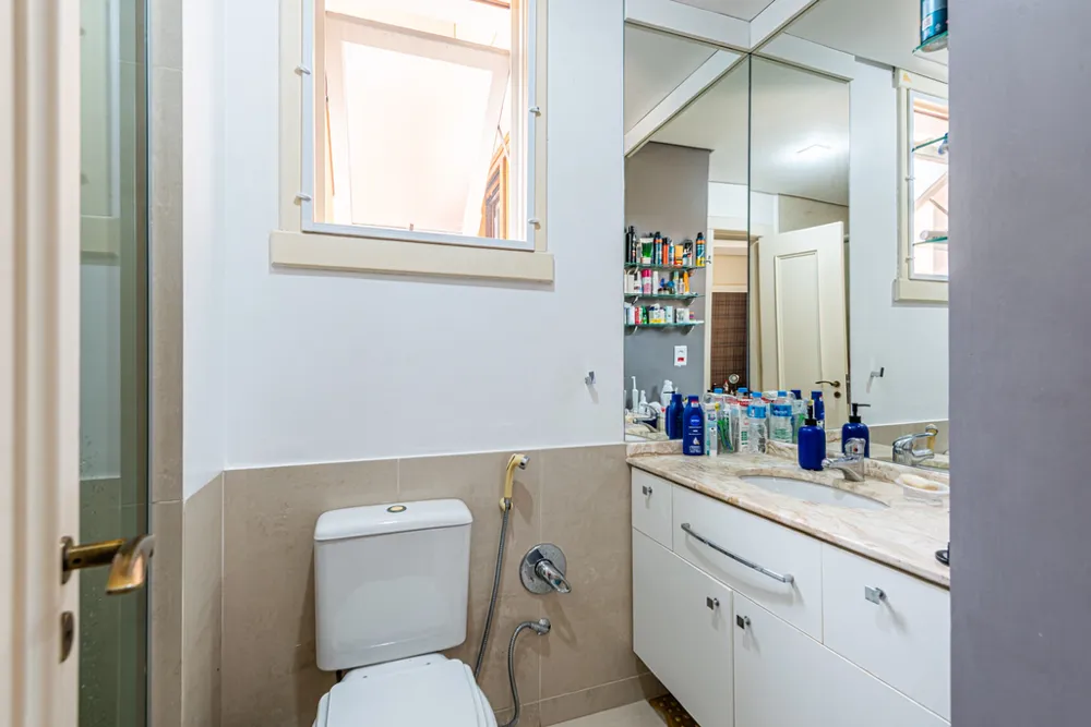 Casa em Condomínio para venda no bairro Três Figueiras em Porto Alegre