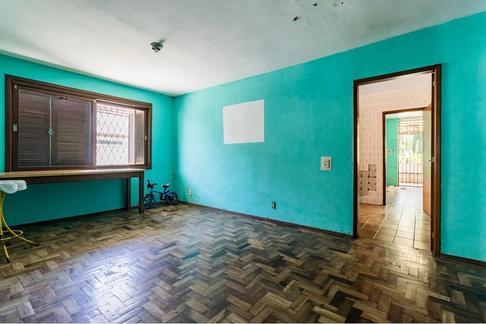 Casa para venda no bairro Partenon em Porto Alegre