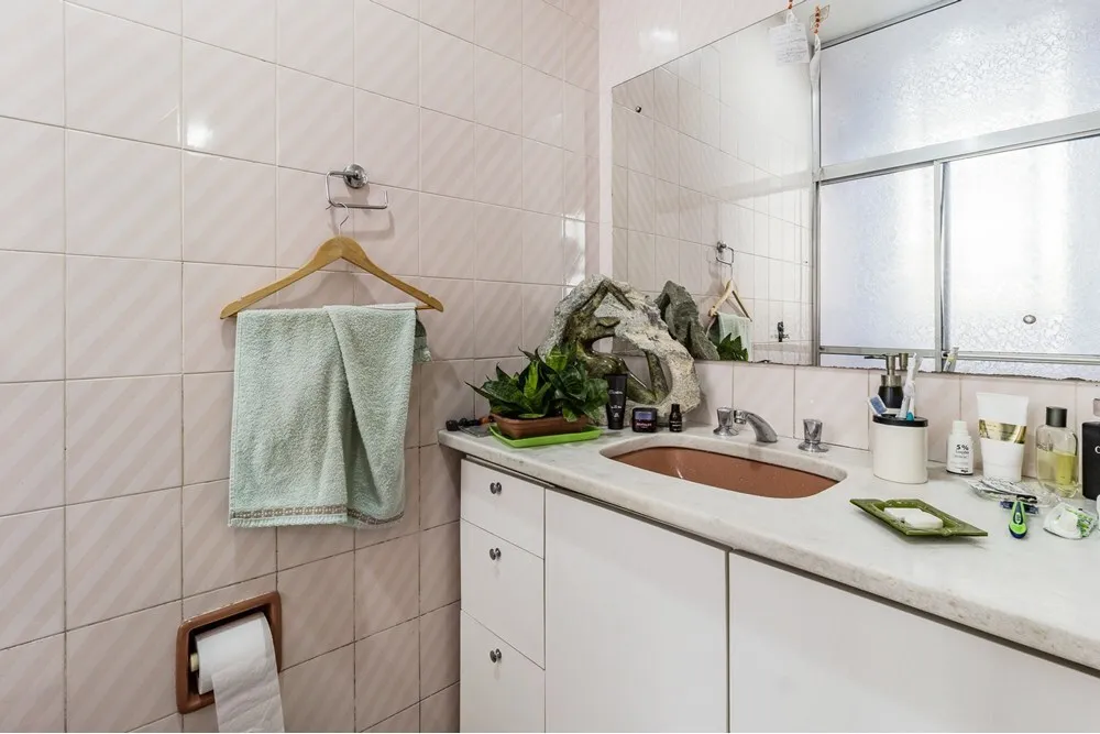 Casa para venda no bairro Partenon em Porto Alegre