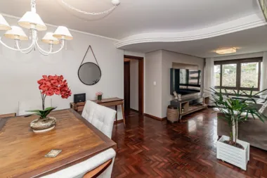 Apartamento para venda no bairro Vila Ipiranga em Porto Alegre