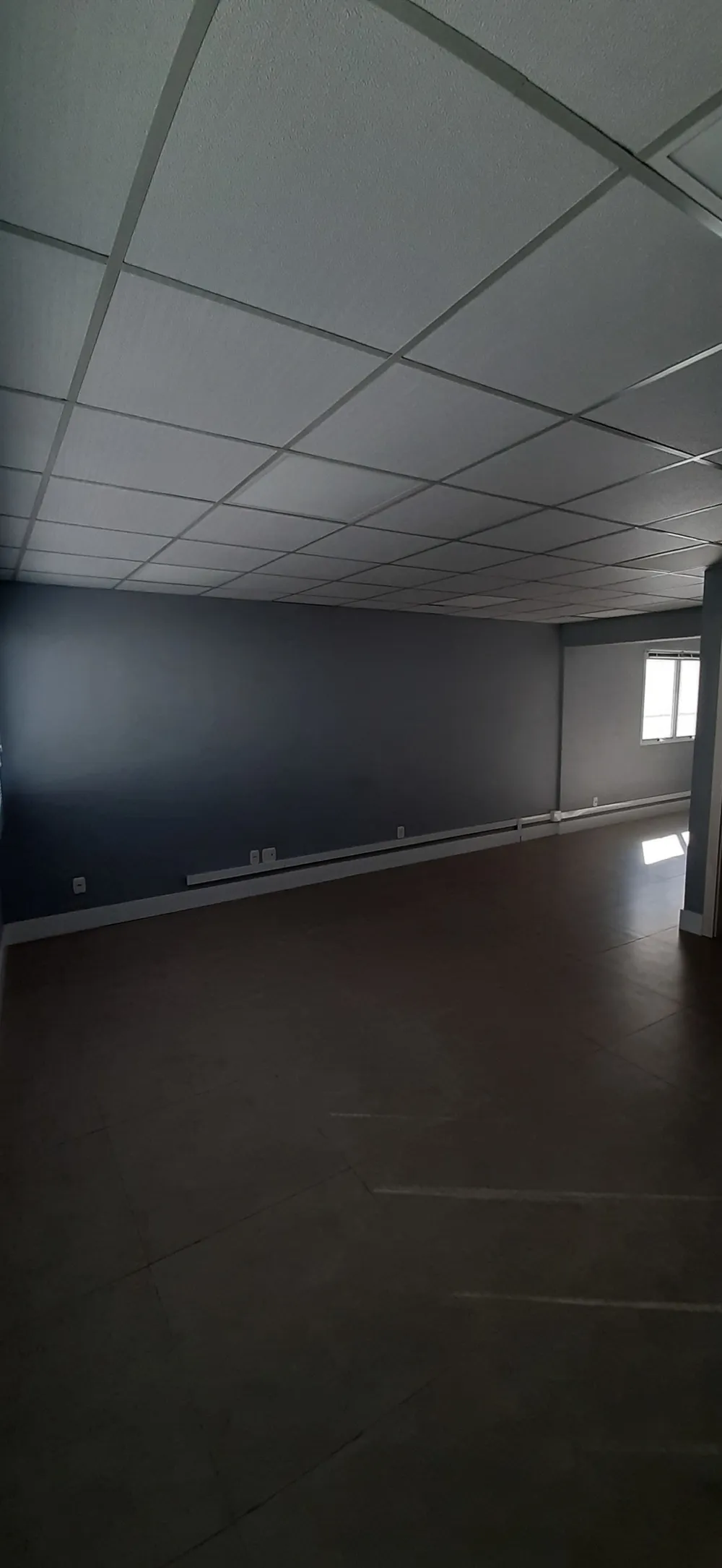 Sala para venda no bairro Menino Deus em Porto Alegre