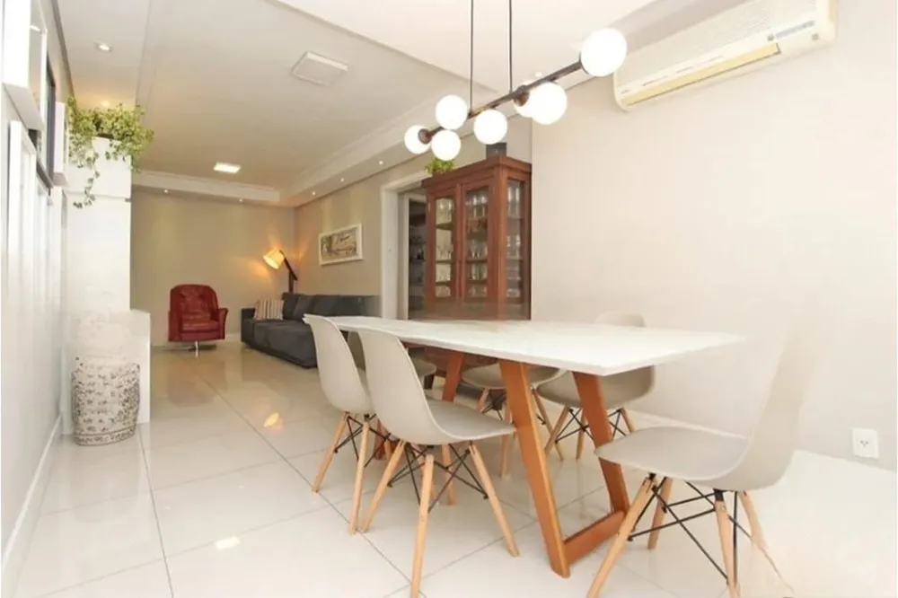 Apartamento para venda no bairro Vila Ipiranga em Porto Alegre