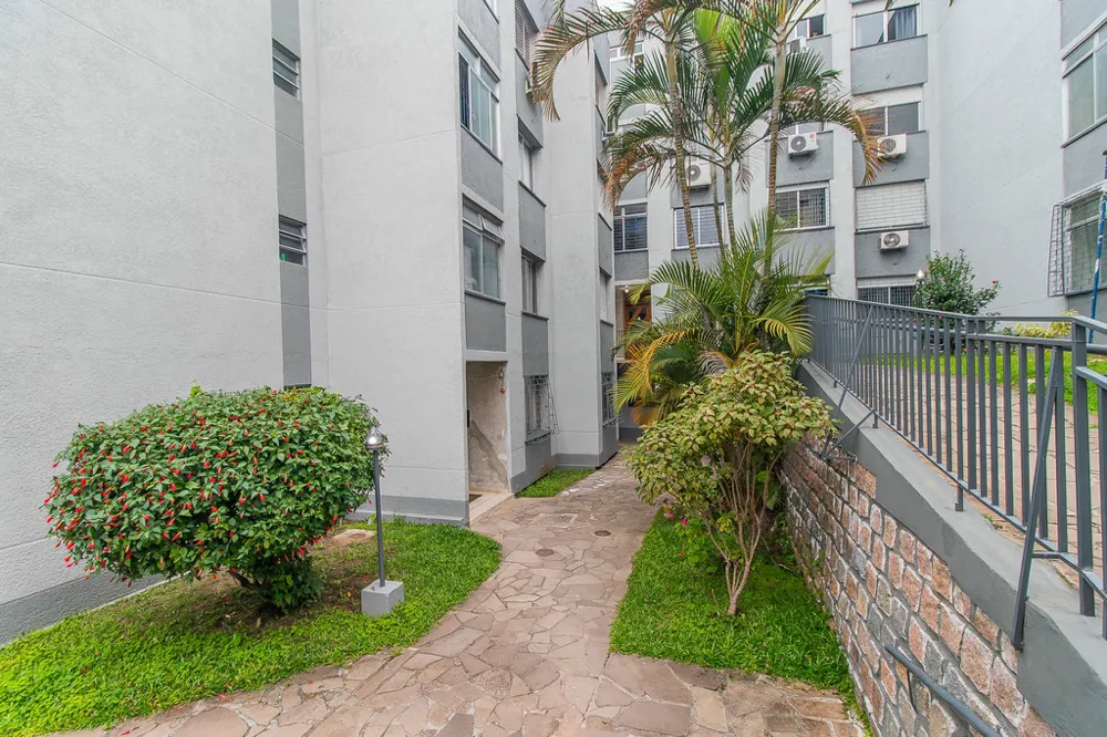 Apartamento para venda no bairro Vila Ipiranga em Porto Alegre
