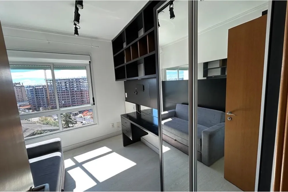Apartamento para venda no bairro Três Figueiras em Porto Alegre