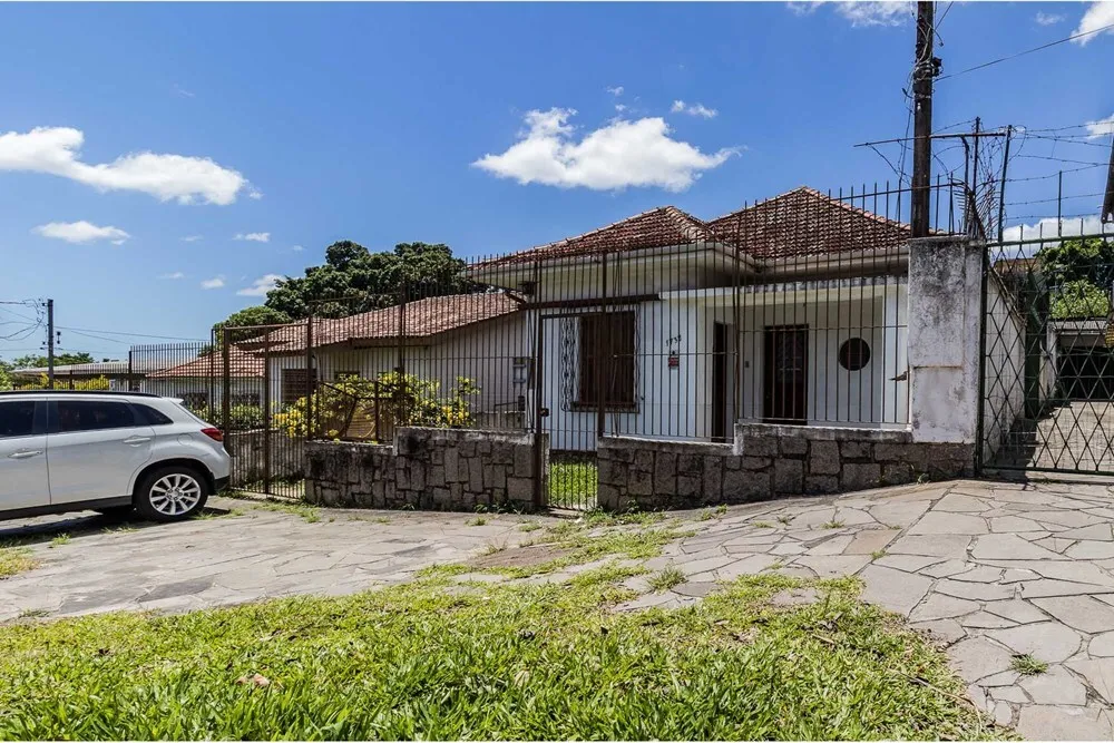 Casa para venda no bairro Partenon em Porto Alegre