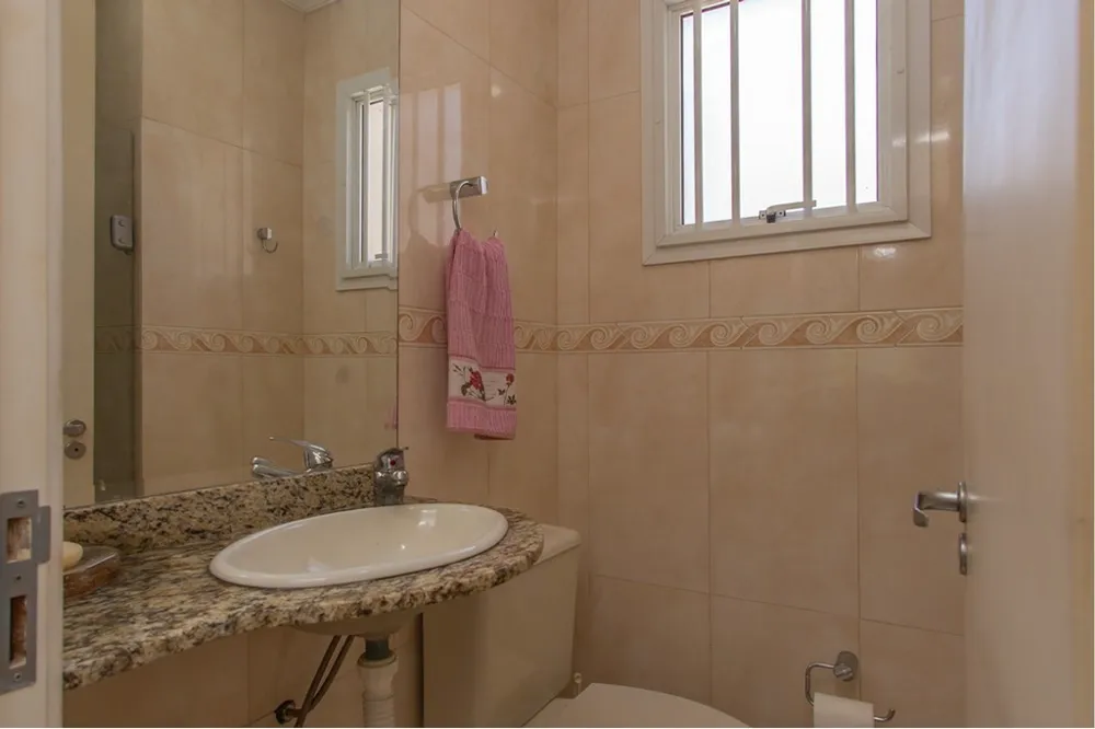 Casa para venda no bairro Vila Ipiranga em Porto Alegre