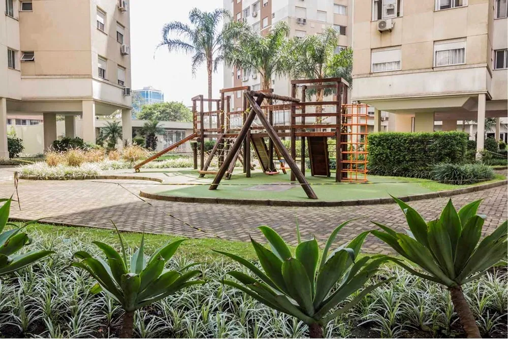 Apartamento para venda no bairro Vila Ipiranga em Porto Alegre