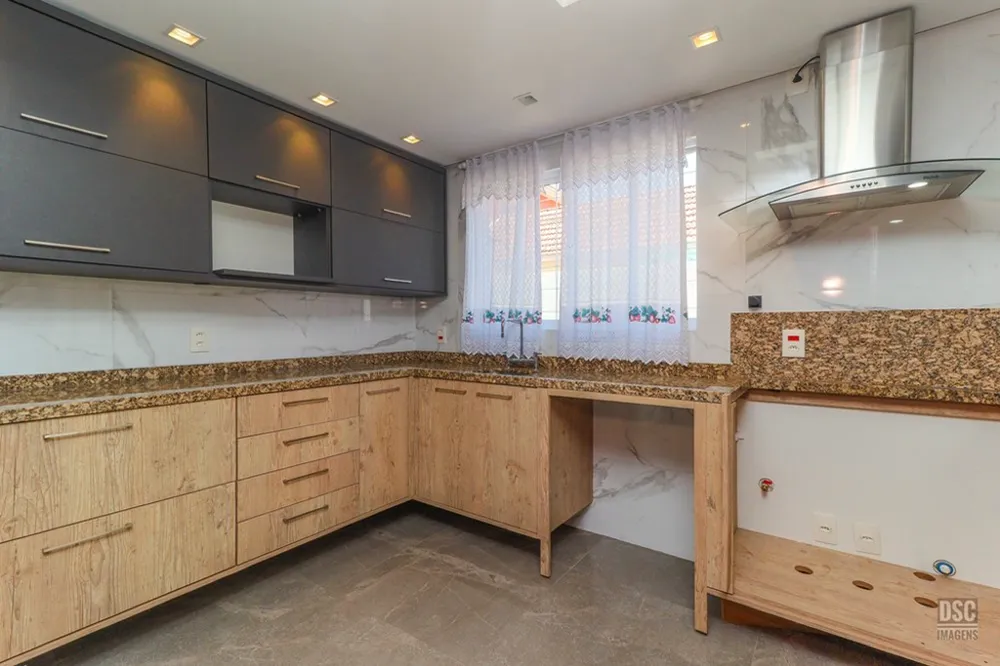 Casa para venda no bairro Vila Ipiranga em Porto Alegre