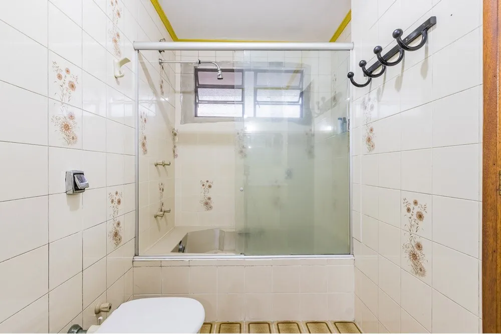 Casa para venda no bairro Vila Ipiranga em Porto Alegre
