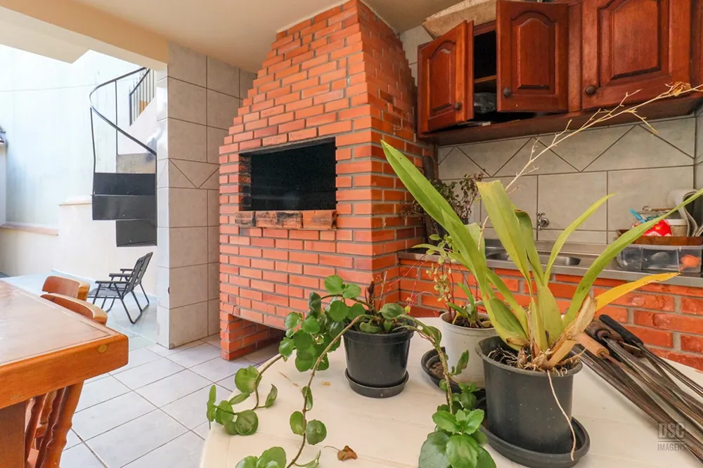 Casa para venda no bairro Jardim Itu em Porto Alegre