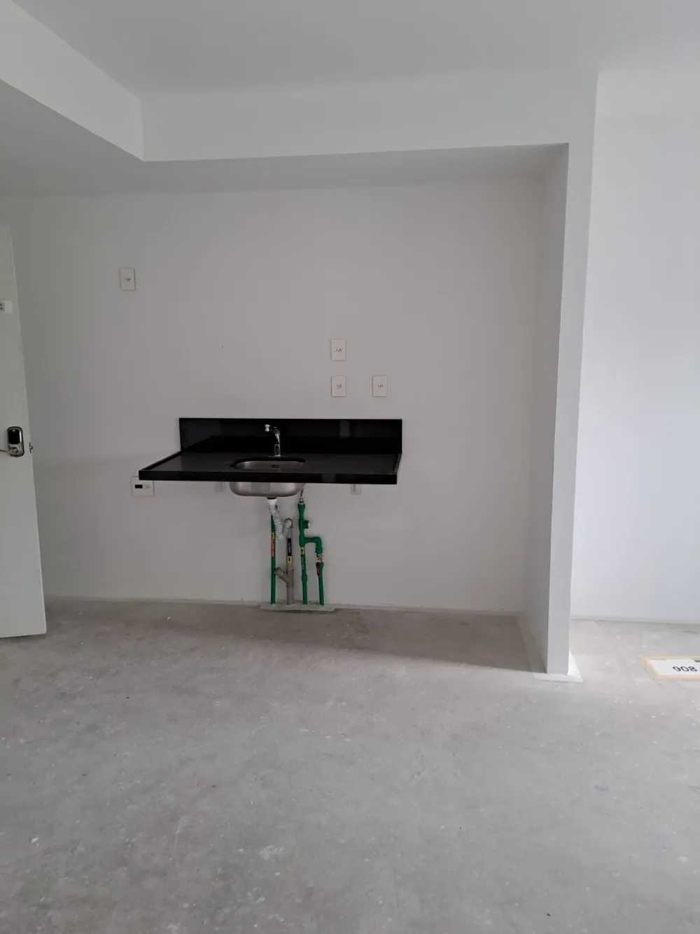 Studio para venda no bairro Chácara das Pedras em Porto Alegre