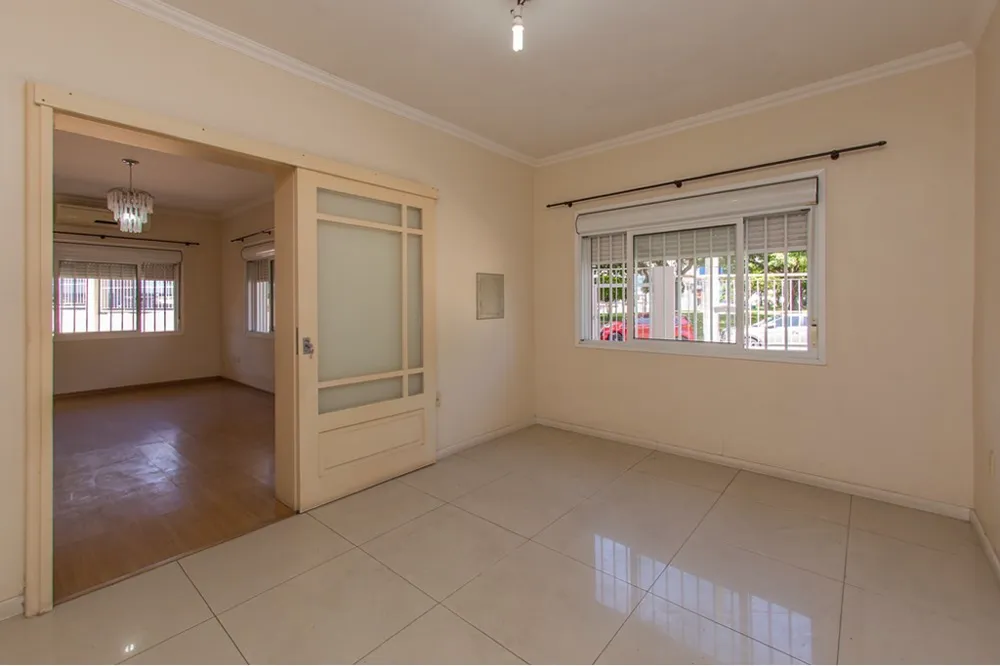 Casa para venda no bairro Vila Ipiranga em Porto Alegre