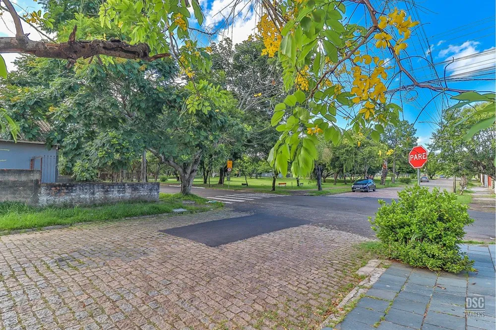 Casa para venda no bairro Rubem Berta em Porto Alegre