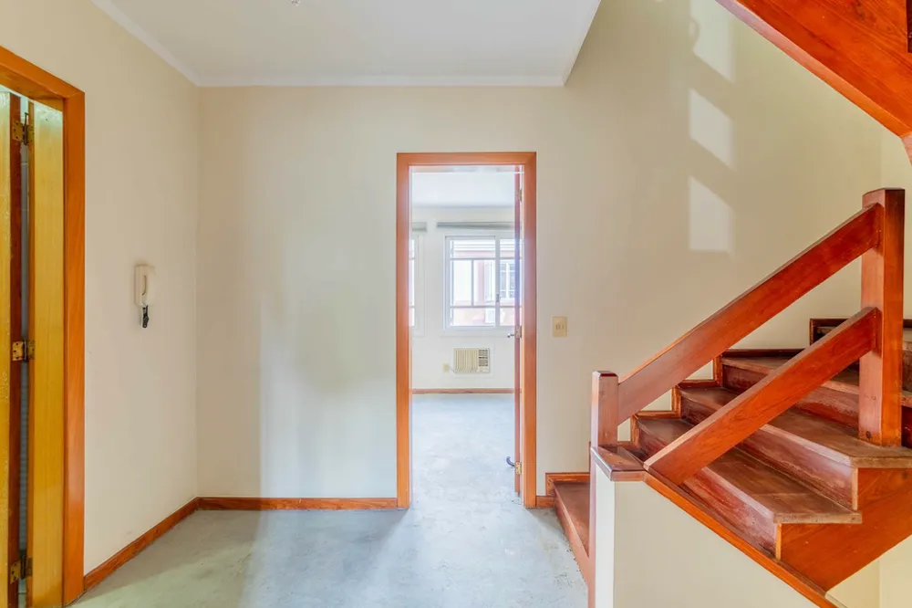 Casa em Condomínio para venda no bairro Três Figueiras em Porto Alegre