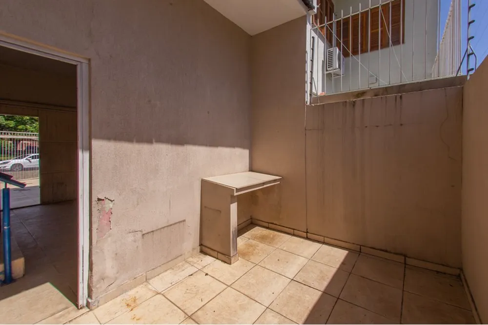 Casa para venda no bairro Vila Ipiranga em Porto Alegre