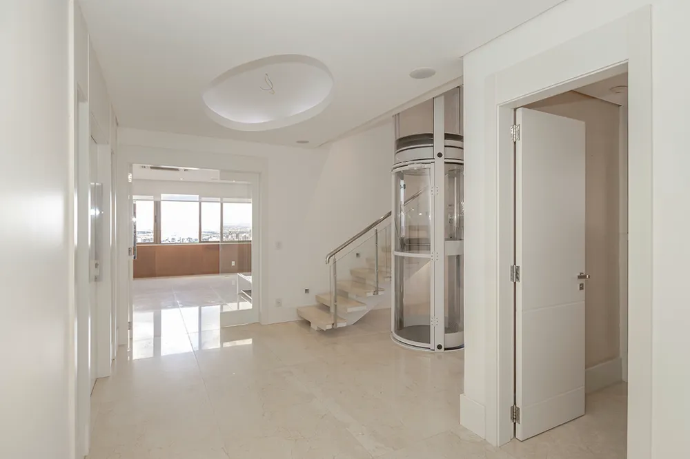 Triplex para venda no bairro Bela Vista em Porto Alegre