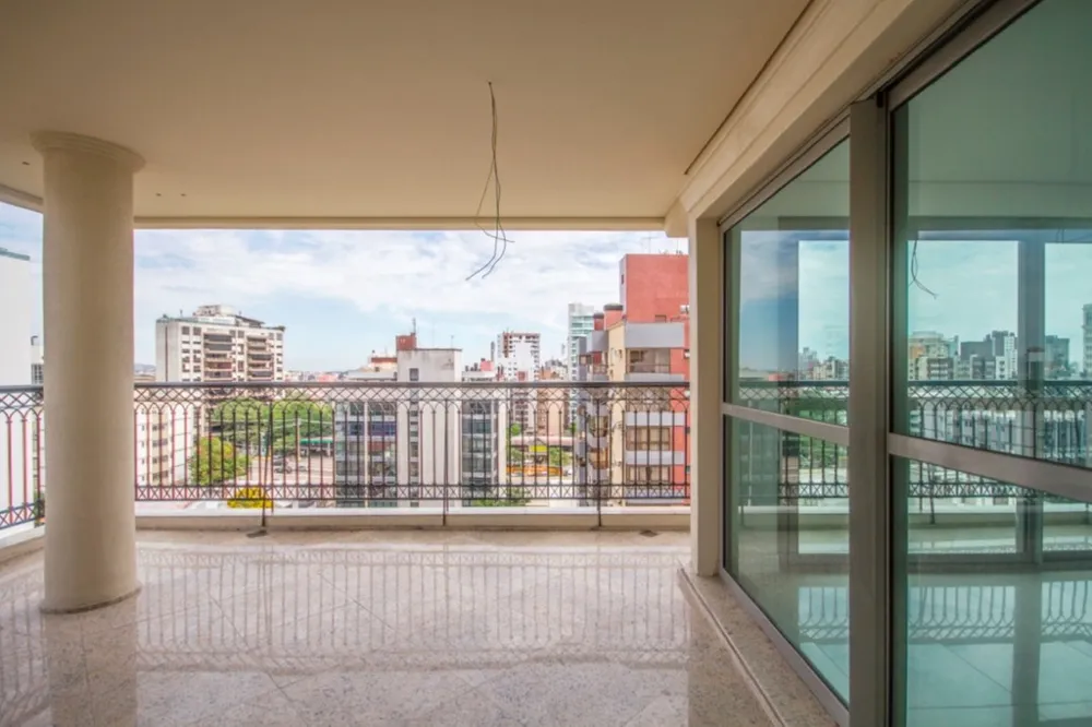 Apartamento para venda no bairro Três Figueiras em Porto Alegre
