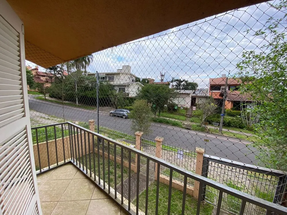 Casa para venda no bairro Chácara das Pedras em Porto Alegre