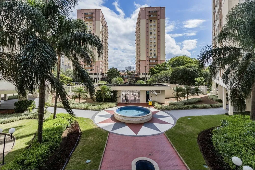 Apartamento para venda no bairro Vila Ipiranga em Porto Alegre