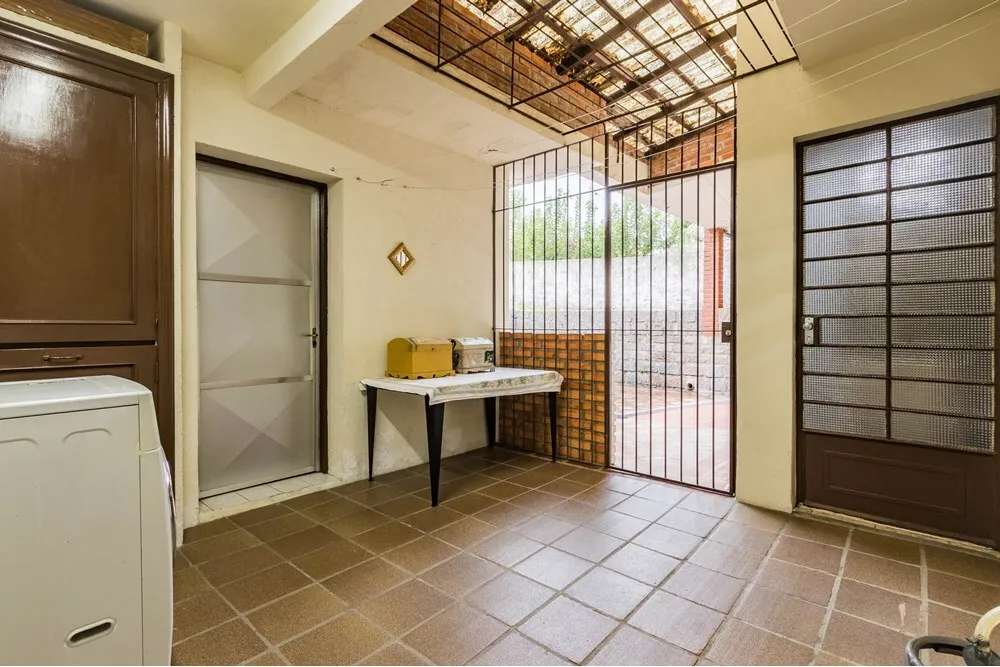 Casa para venda no bairro Vila Ipiranga em Porto Alegre