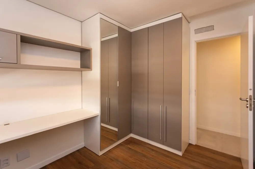 Apartamento para venda no bairro Vila Ipiranga em Porto Alegre
