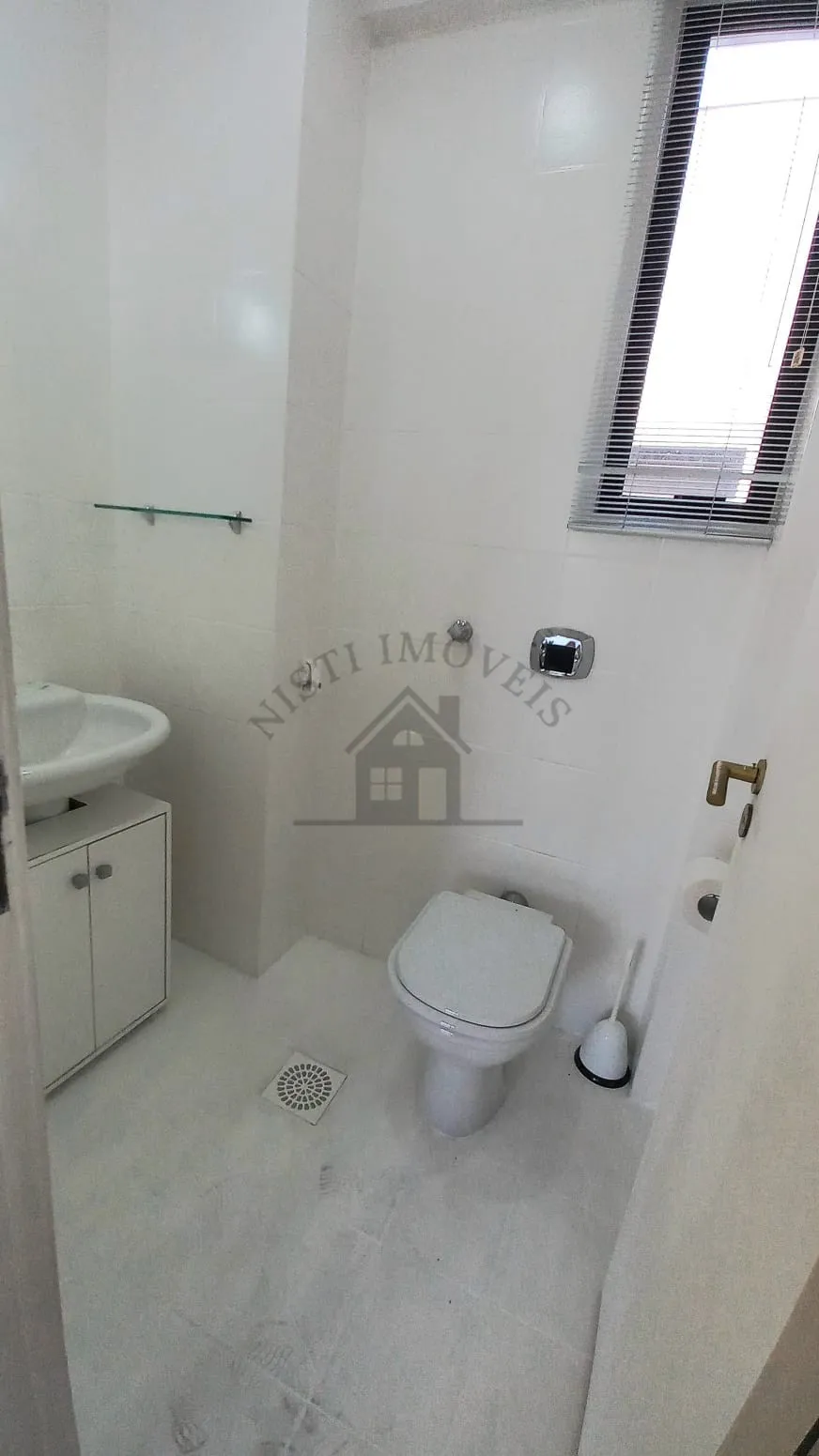 SALA COMERCIAL - BAIRRO NOBRE DE PORTO ALEGRE
