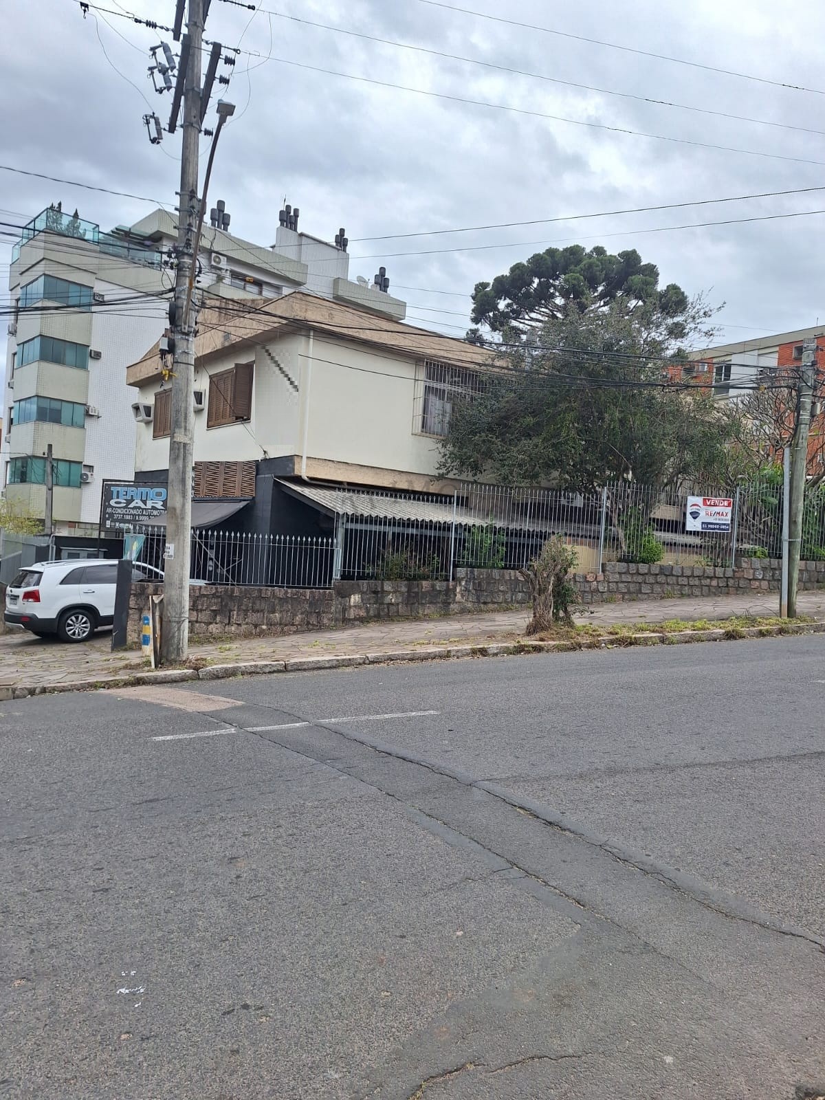 Casa 4 quartos para Venda no bairro Cristo Redentor em Porto Alegre